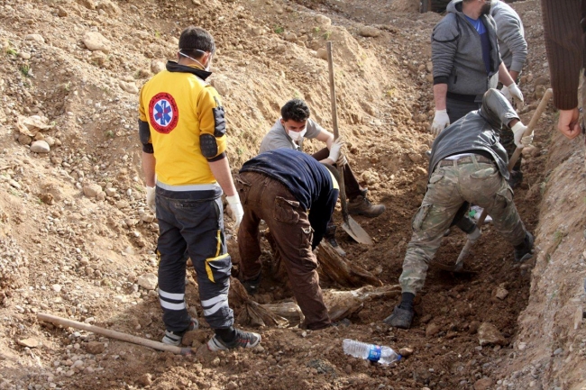 Özgür Suriye Ordusu üyelerinin bulunduğu bir toplu mezar daha bulundu